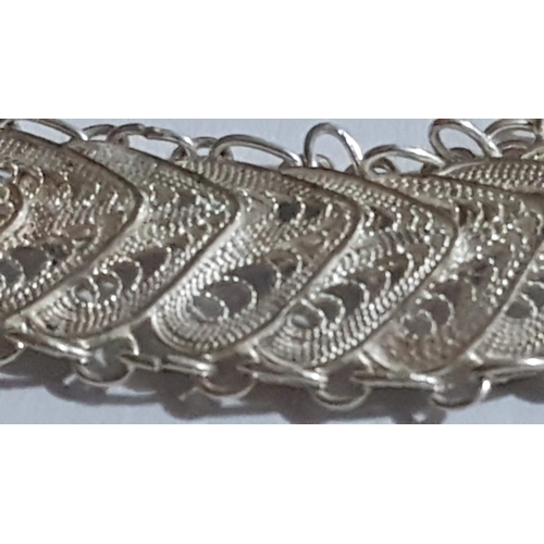 200 - Beautiful Filigree Silver 925 Lefkara Style Jewelry Set with Lace Design; Necklace, Approx. L: 40cm ... 