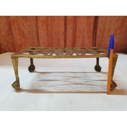 36B - Vintage brass trivet – 26cm x 14 x 9