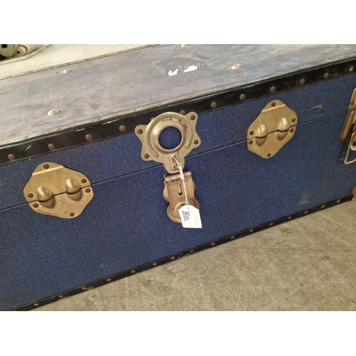 202A - Vintage Steamer Trunk with Carrying Handles and Metal Clasps, (Approx. 91 x 52 x 35cm)