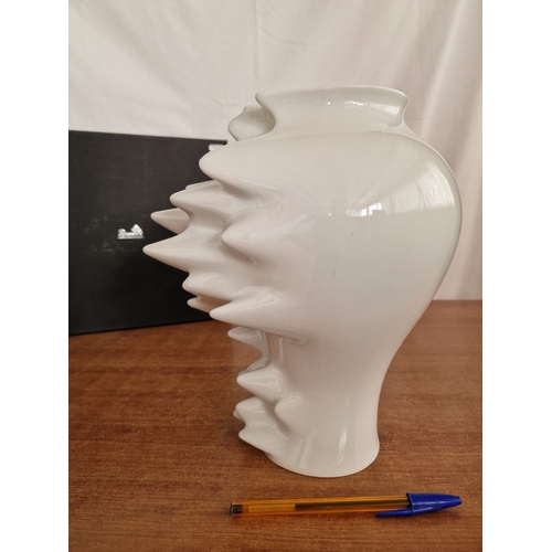 91 - Rosenthal Studio Line, 'Fast' Vase, White Colour, with Original Box, Made in Germany, (Approx. H: 27... 