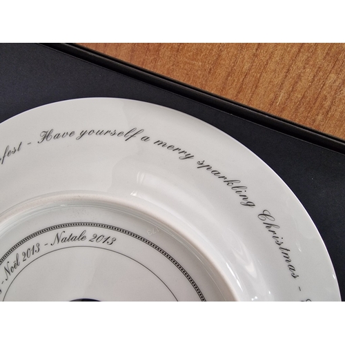 54 - Rosenthal VERSACE 'Sparkling Christmas, 2013' Round Plate with Certificate of Authenticity, Felt Bag... 