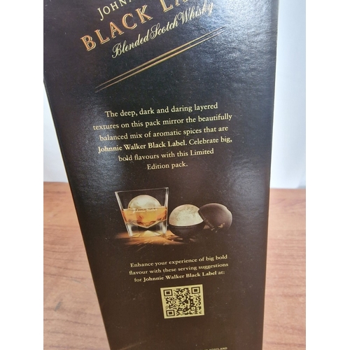 112 - Johnnie Walker Black Label Blended Scotch Whisky, (70cl, 40%) in Presentation Box with Glass and Ice... 