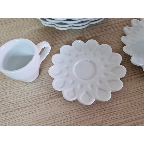 144 - S&P (Salt & Pepper) 'Doylie' Tea Set; Modern White Shaped Tea Cups, Coffee Cups and Side Plates, (se... 