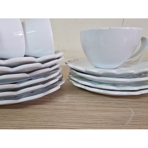 144 - S&P (Salt & Pepper) 'Doylie' Tea Set; Modern White Shaped Tea Cups, Coffee Cups and Side Plates, (se... 