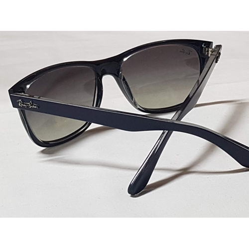 Ray Ban, RB4181 601/80 57 Unisex Sunglasses, Navy Blue Frame  display picture 2