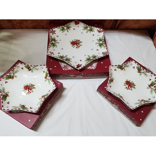 90 - Hutschenreuther Stars Christmas Crockery in Shape of Star; Plater (Approx. Ø: 34cm) and 2x Bowls (Ap... 