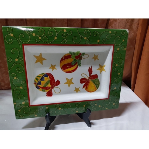 135 - Xmas Collection; 2x Large Christmas Design Serving Dishes, Square (Approx. 28.5cm x 28.5cm) and Rect... 