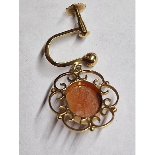 97 - Charming Pair of 18ct Gold Cameo Earrings (Approx. H: 18mm, 3.2g Total Weight)