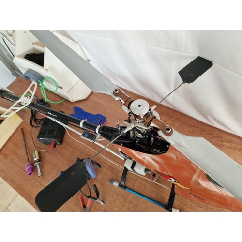 669D - Radio Controlled Nitro Helicopter, Together with Remote Control (T6EXHP Computerized Helicopter Syst... 