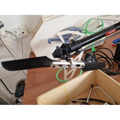 669D - Radio Controlled Nitro Helicopter, Together with Remote Control (T6EXHP Computerized Helicopter Syst... 
