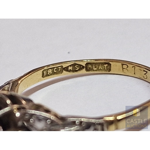 101 - Vintage 18ct Gold and Platinum Diamond Ring; Approx. 0.25ct Round Cut Diamond in Platinum Inclusion ... 