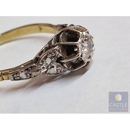 101 - Vintage 18ct Gold and Platinum Diamond Ring; Approx. 0.25ct Round Cut Diamond in Platinum Inclusion ... 