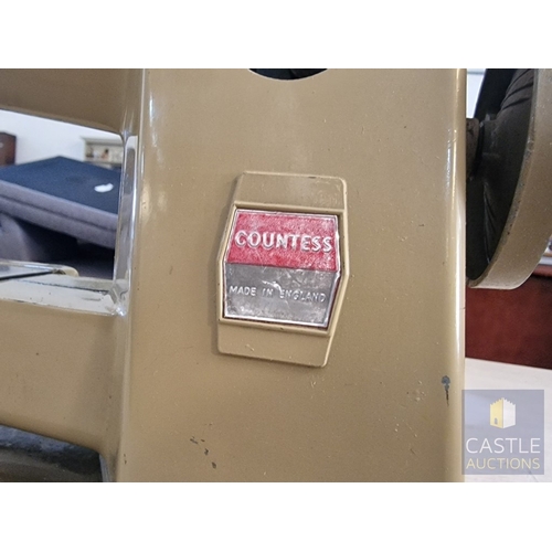 77 - 2 x Vintage Small Manual Wind Sewing Machines, Incl. Vulcan Countess (Made in England), (2)