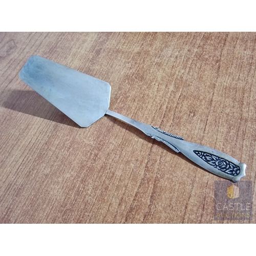 47 - Vintage Silver Cake Slice, with Floral Pattern Handle, (Approx. L: 23cm, 84g, .800 Silver)