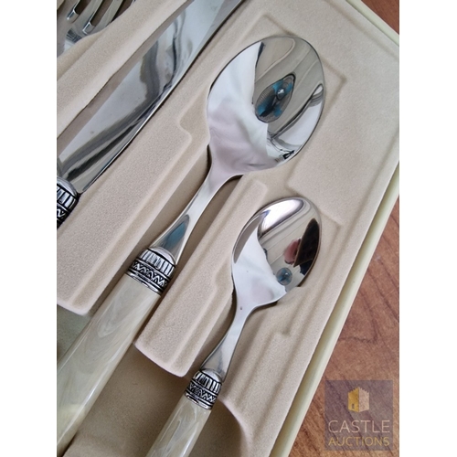 53 - Classical Style 24-Piece Cutlery Set, Stainless Steel with Mother-of-Pearl Effect Acrylic Handles, 6... 