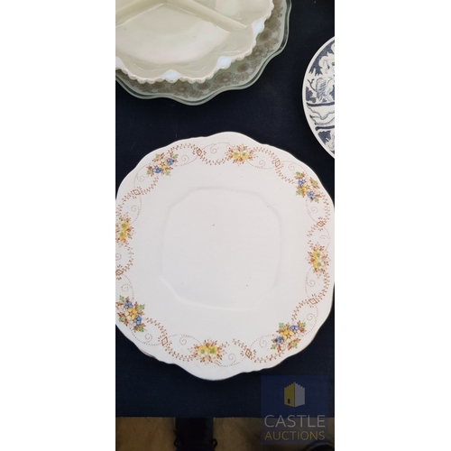 691F - 11 x Various Vintage Decorative & Commemorative Ceramic & China Plates.