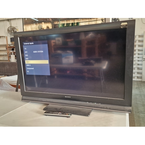 699C - Sony Bravia 40'' LCD TV, (Model: KDL-40L400), with Remote Control, * Basic Test and Turns On *