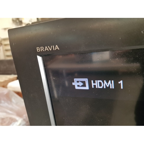 699C - Sony Bravia 40'' LCD TV, (Model: KDL-40L400), with Remote Control, * Basic Test and Turns On *