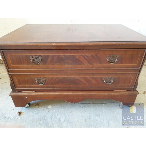 330 - Wooden TV Unit With drop Down Front & Slide Out Shelf.
80 x 48 x 47 cm.