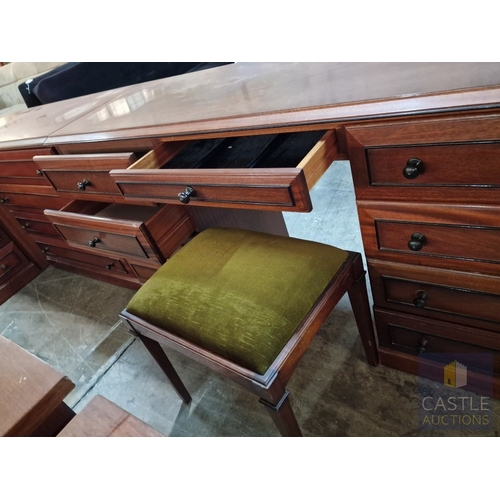 347 - Range of Classical Style Dark Wood Bedroom Furniture, Modular So Can Be Arranged to Suit Your Room: ... 