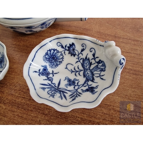 87 - Meissen Collection; 3 x Pieces in Classic Blue & White Colour 'Blue Onion' Pattern, Comprising Small... 