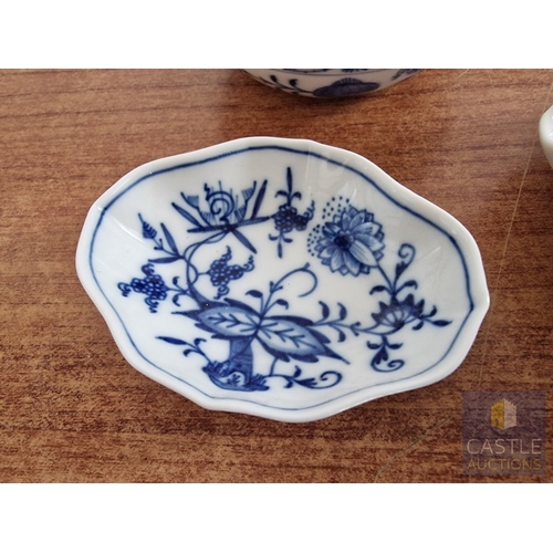 87 - Meissen Collection; 3 x Pieces in Classic Blue & White Colour 'Blue Onion' Pattern, Comprising Small... 