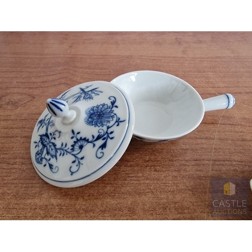 87 - Meissen Collection; 3 x Pieces in Classic Blue & White Colour 'Blue Onion' Pattern, Comprising Small... 