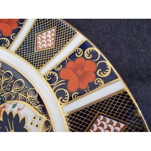 95 - Royal Crown Derby Imari Style (Pattern 1128) Plate with Rich Gilding, Bone China Made in England, (A... 