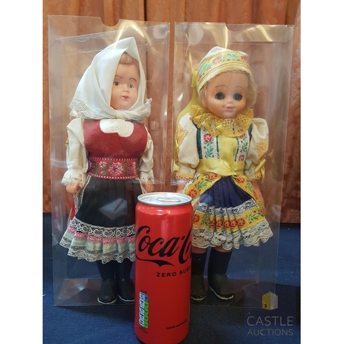 350 - Collection of 10x Vintage Folk Art Souvenir Dolls in Ethnic Outfits, See Multiple Photos, (10)