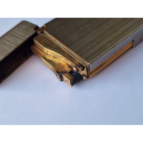 202Z - Vintage 'S.T. Dupont Paris' Silver & Gold Tone Lighter (Made in France), * Basic Test and Sparking *