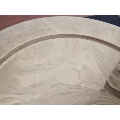 60 - Rosenthal VERSACE 'Vanity La Doree' Round Plate with Gold Floral Pattern, in Original Box, (Approx. ... 
