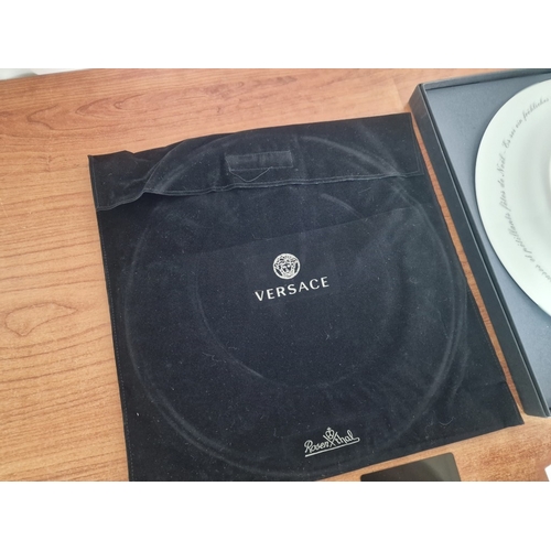 61 - Rosenthal VERSACE 'Sparkling Christmas, 2013' Round Plate with Certificate of Authenticity, Felt Bag... 