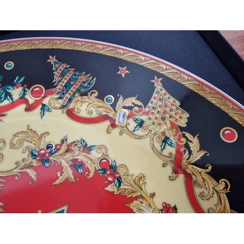 61 - Rosenthal VERSACE 'Sparkling Christmas, 2013' Round Plate with Certificate of Authenticity, Felt Bag... 