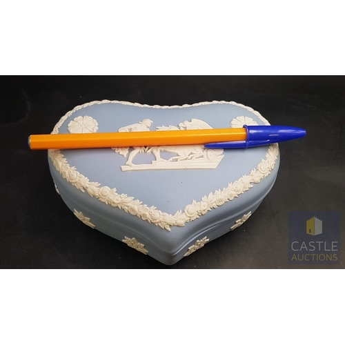 93B - Wedgwood Blue Jasper Large Heart Shaper Trinket Box (Approx. 13.5cm x 10cm x 5cm)