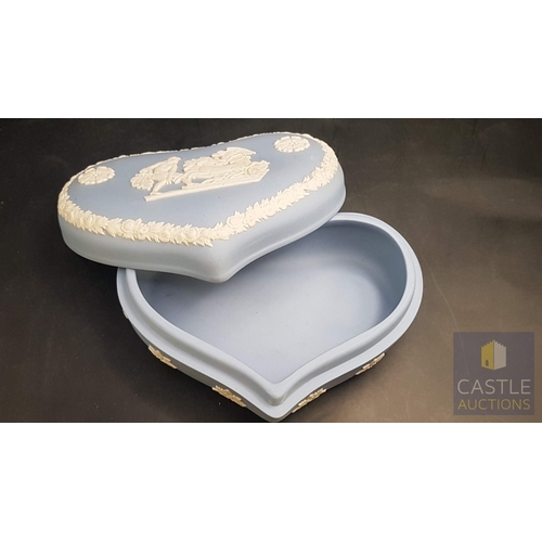 93B - Wedgwood Blue Jasper Large Heart Shaper Trinket Box (Approx. 13.5cm x 10cm x 5cm)