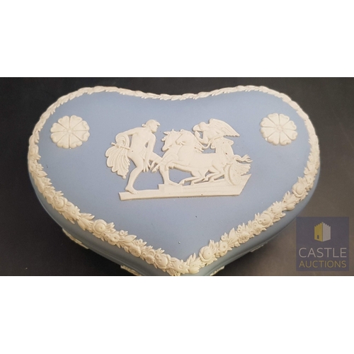 93B - Wedgwood Blue Jasper Large Heart Shaper Trinket Box (Approx. 13.5cm x 10cm x 5cm)