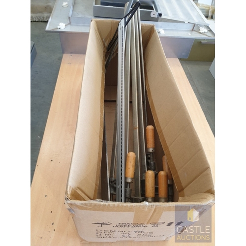 99 - 5 X Large 70cm Woodwork Clamps.