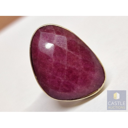 17 - Striking Heavy 18ct Gold Statement Ring with a Large Polished Red Hardstone Cabochon (Ruby?) of Scul... 