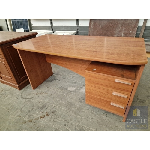 40 - Cherry Colour Office / Home Desk with Drawers, (Approx. 138 x 67cm)
