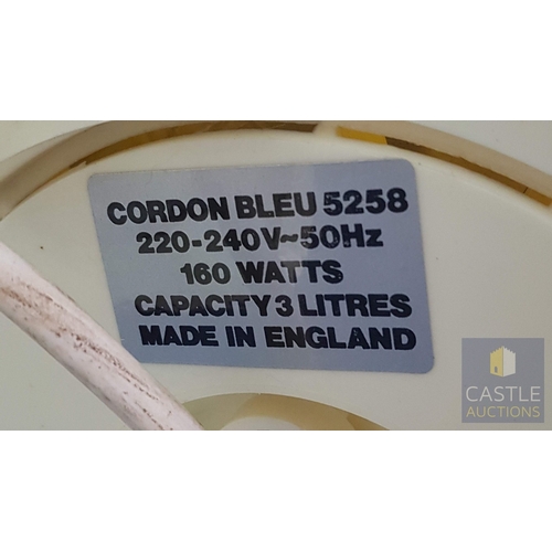 323 - Electric Kitchen Tools; Cordon Bleu 5258 Slow Cooker, 3l, Made in England, Together Tristar BL- 4009... 