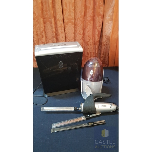 326 - 3x Electric Kitchen Tools; TEXET Paper Shredder, Model: SC10L, Oz Clarke Connoisseur Range Ice Crush... 