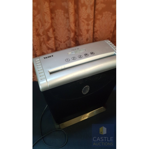 326 - 3x Electric Kitchen Tools; TEXET Paper Shredder, Model: SC10L, Oz Clarke Connoisseur Range Ice Crush... 