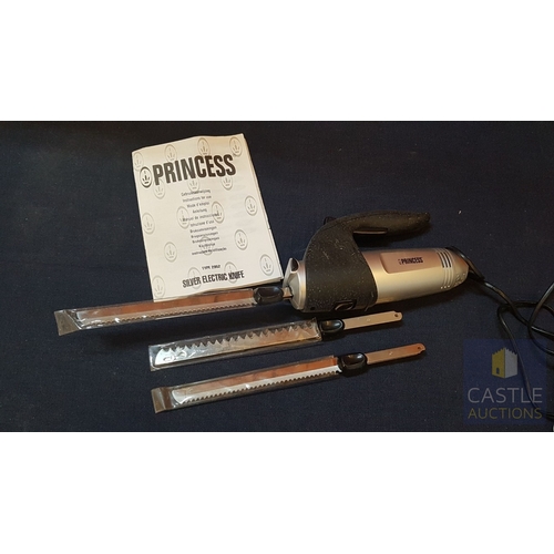 326 - 3x Electric Kitchen Tools; TEXET Paper Shredder, Model: SC10L, Oz Clarke Connoisseur Range Ice Crush... 