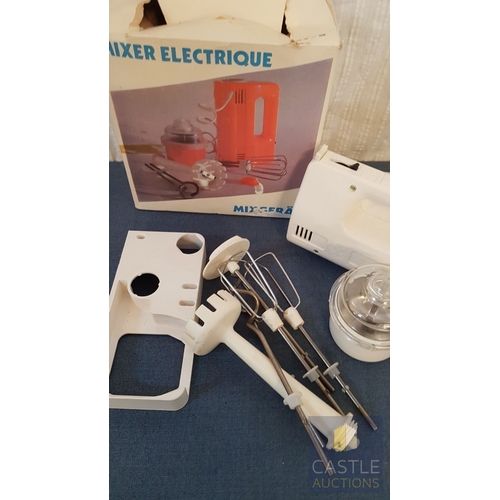 668F - Vintage Electric Hand Mixer In Original Box. A/F