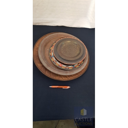 687F - 5 x Vintage Style Serving Trays & Wall Plates, In Brass, Copper & Stainless Steal with Decorative Et... 
