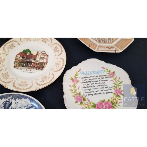 691F - 11 x Various Vintage Decorative & Commemorative Ceramic & China Plates.