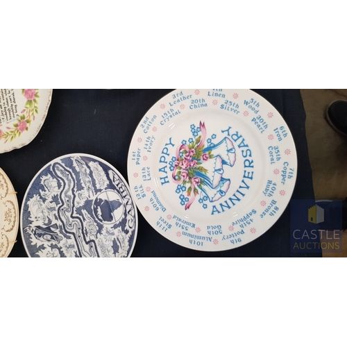 691F - 11 x Various Vintage Decorative & Commemorative Ceramic & China Plates.