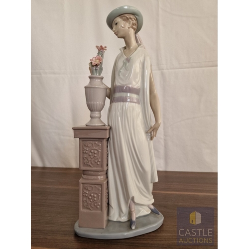201 - Lladro Porcelain Figurine 'Lady Grand Casino' (#5175), of Lady Stood Next to Column with Flowers, Ma... 