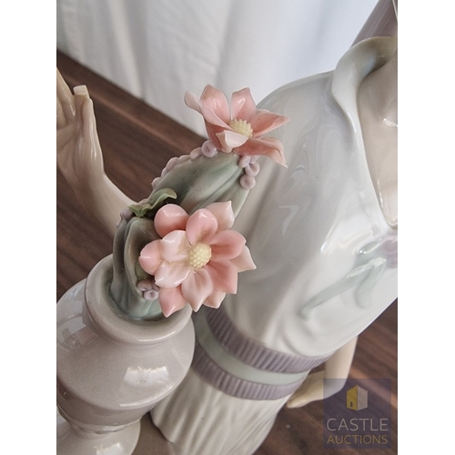 201 - Lladro Porcelain Figurine 'Lady Grand Casino' (#5175), of Lady Stood Next to Column with Flowers, Ma... 