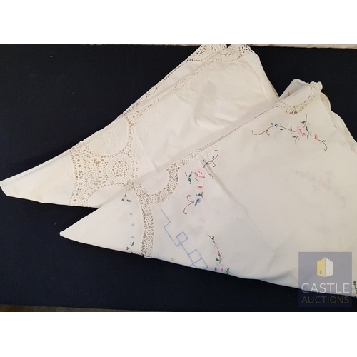 343 - Beautiful Collection of Hand Made Traditional Table Cloth, Napkins and Other (Approx. x24 Pcs), Toge... 